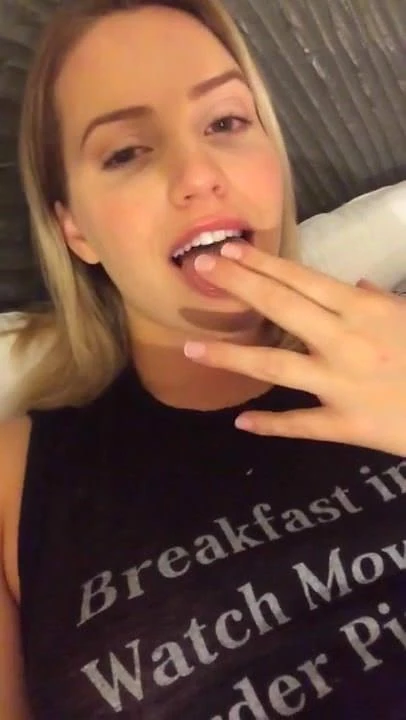 Mia Malkova 8th time masturbating